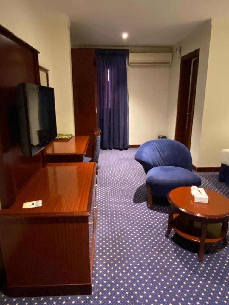 Onizah Hotel Unaizah Eksteriør billede