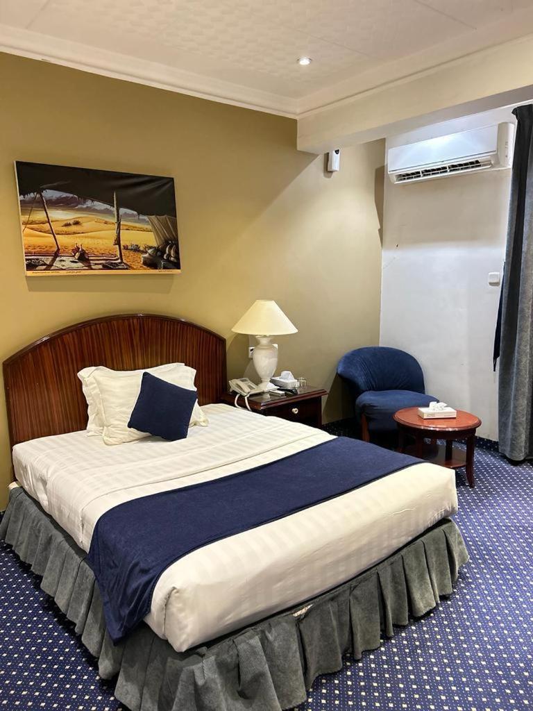 Onizah Hotel Unaizah Eksteriør billede
