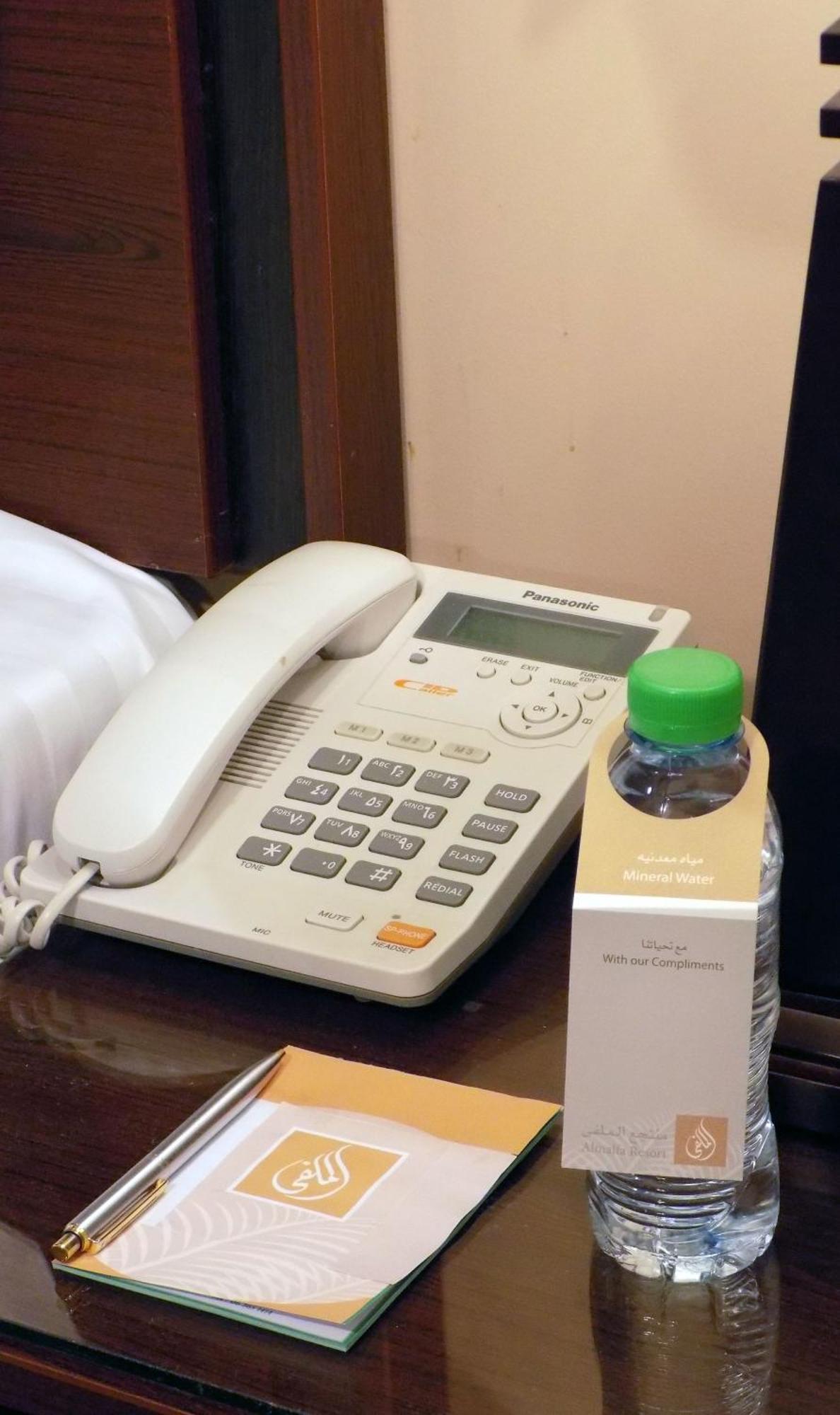 Onizah Hotel Unaizah Værelse billede