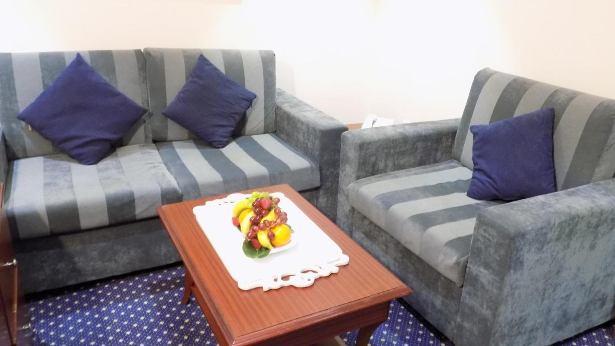 Onizah Hotel Unaizah Værelse billede